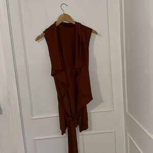 SHEIN SLEEVELESS TOP WITH TIE